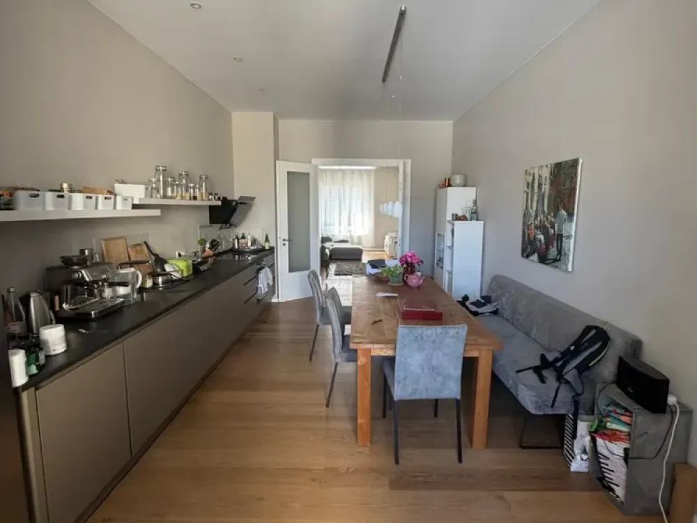 Hochwertige und lichtdurchflutete 3,5-Zimmer-Wohnung in ruhiger Lage nahe der Schweizer Straße