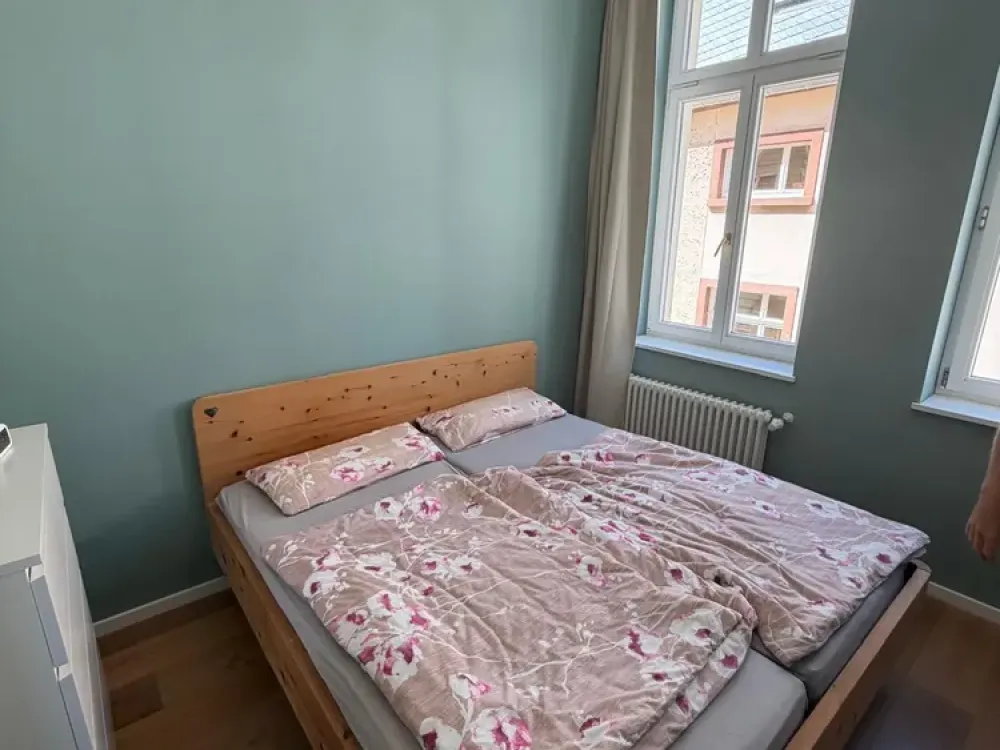 Hochwertige und lichtdurchflutete 3,5-Zimmer-Wohnung in ruhiger Lage nahe der Schweizer Straße