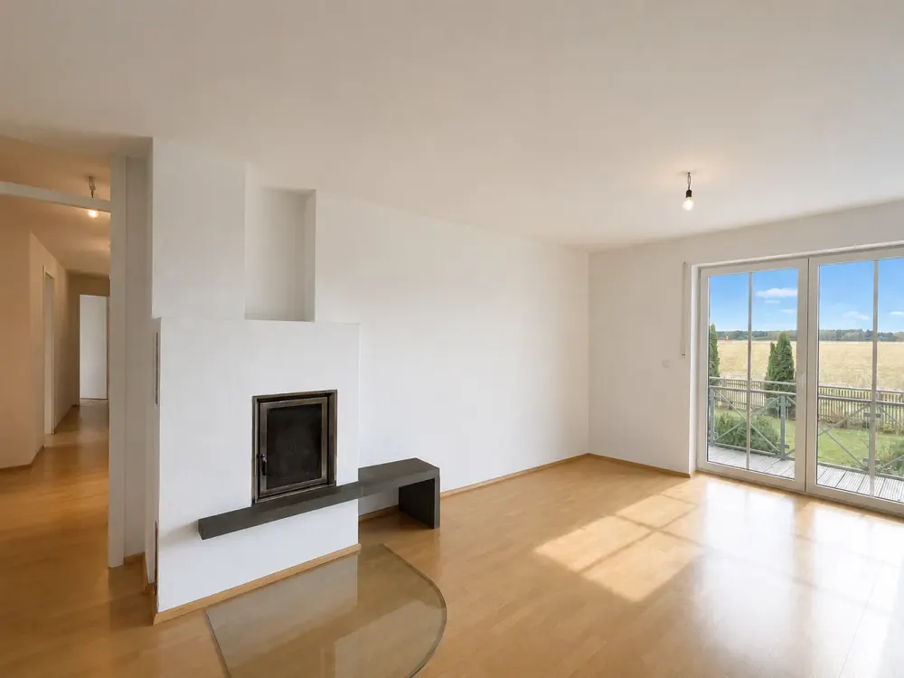 Helle 4 - Zimmer Wohnung mit Bergblick