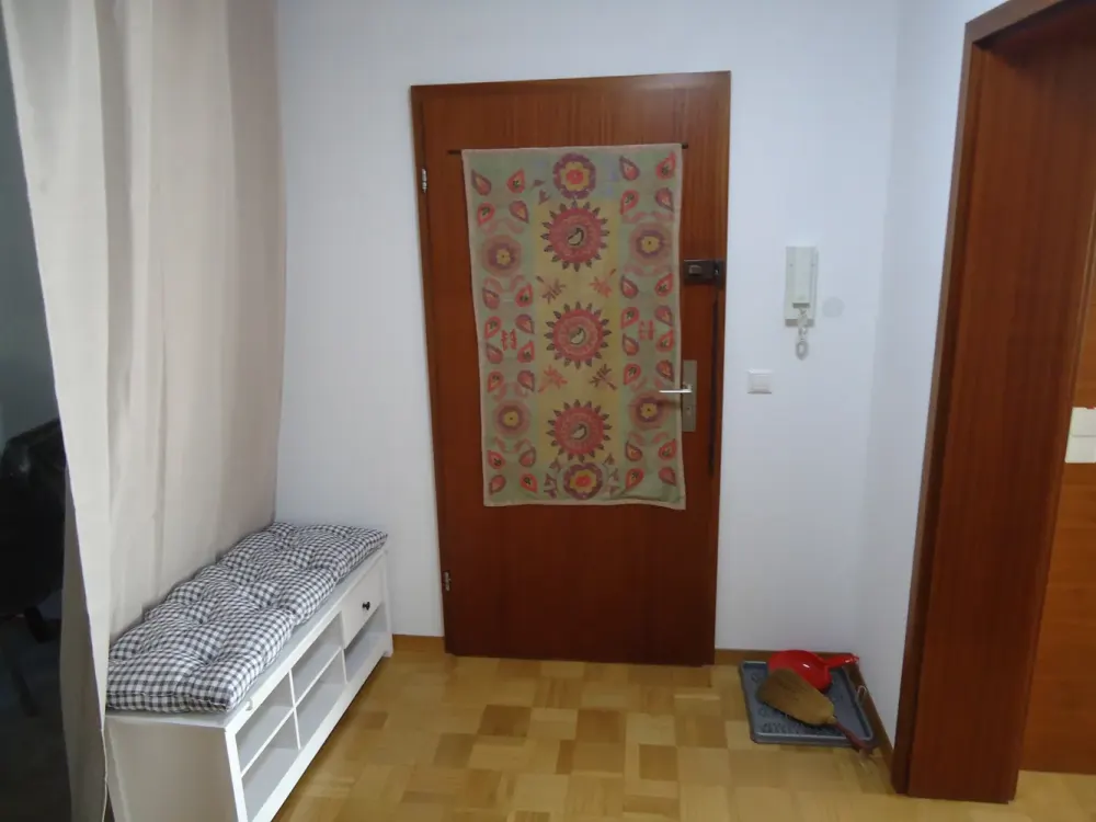 Exklusive, vollst. renovierte 4-Raum-Wohnung mit geh. Innenausstattung mit Balkon und EBK