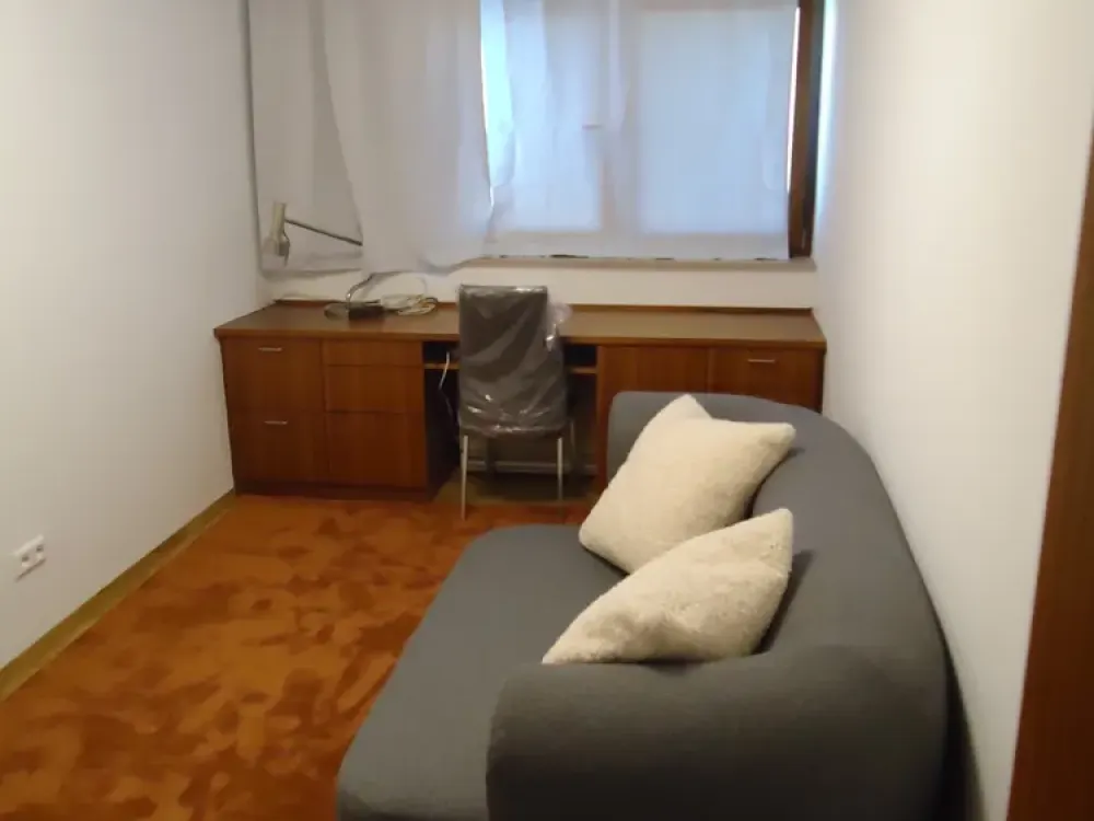 Exklusive, vollst. renovierte 4-Raum-Wohnung mit geh. Innenausstattung mit Balkon und EBK