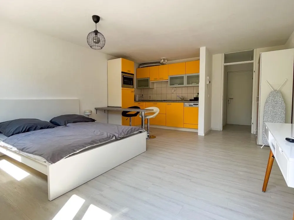 Möblierte 1 Zimmer Wohnung mit Terrasse und Stellplatz