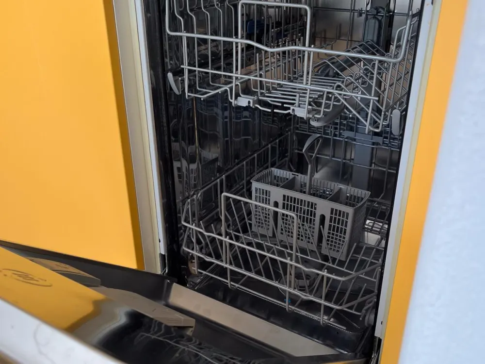 Möblierte 1 Zimmer Wohnung mit Terrasse und Stellplatz