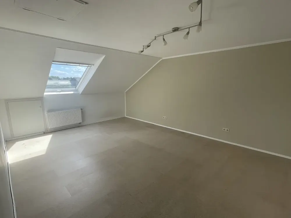 Practical 2.5 Attic Apartment in Münster