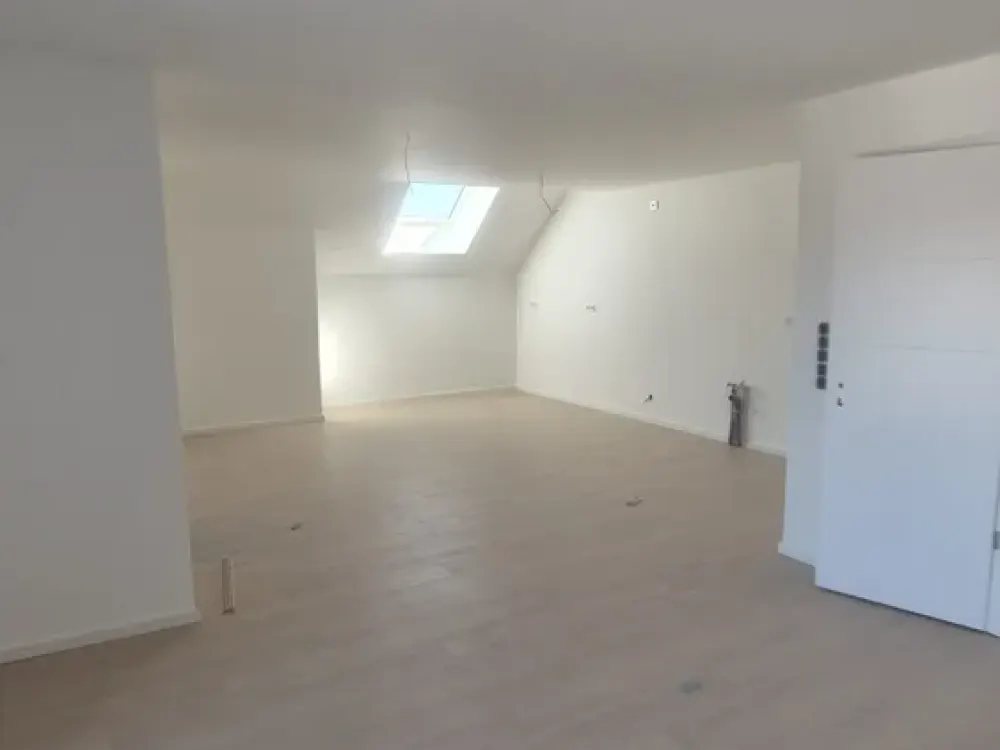 ATTENTION!!! Exklusive Maisonette 5-Zimmer Wohnung mit Balkon und EBK in Neuberg #13
