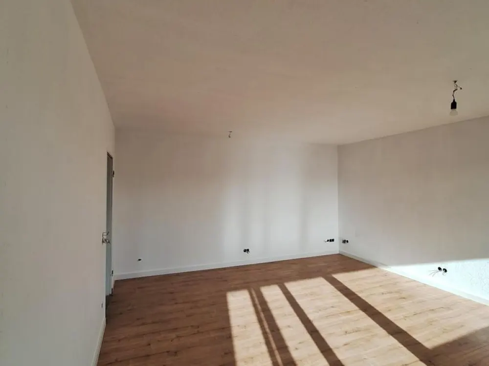 First Occupancy After Renovation - 3-Room Attic Apartment with Large Balcony in Altgarbsen