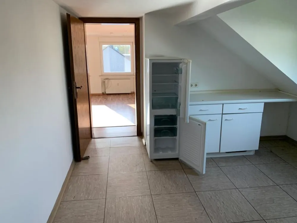 Helle DG Wohnung in ruhiger Lage