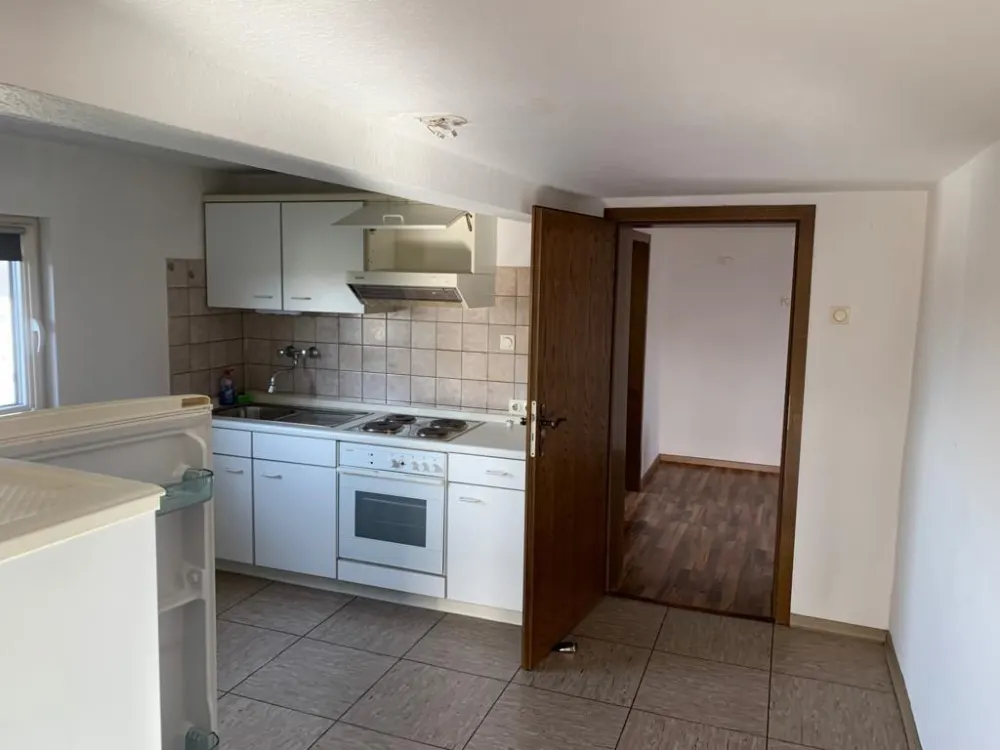 Helle DG Wohnung in ruhiger Lage