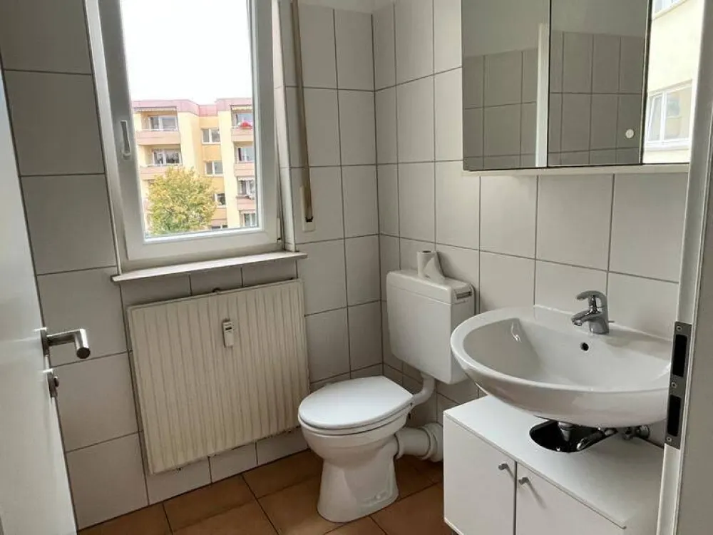 Schöne 3-Zimmer-Wohnung mit 2 Bädern, Loggia und Stellplatz in der Kasseler Südstadt