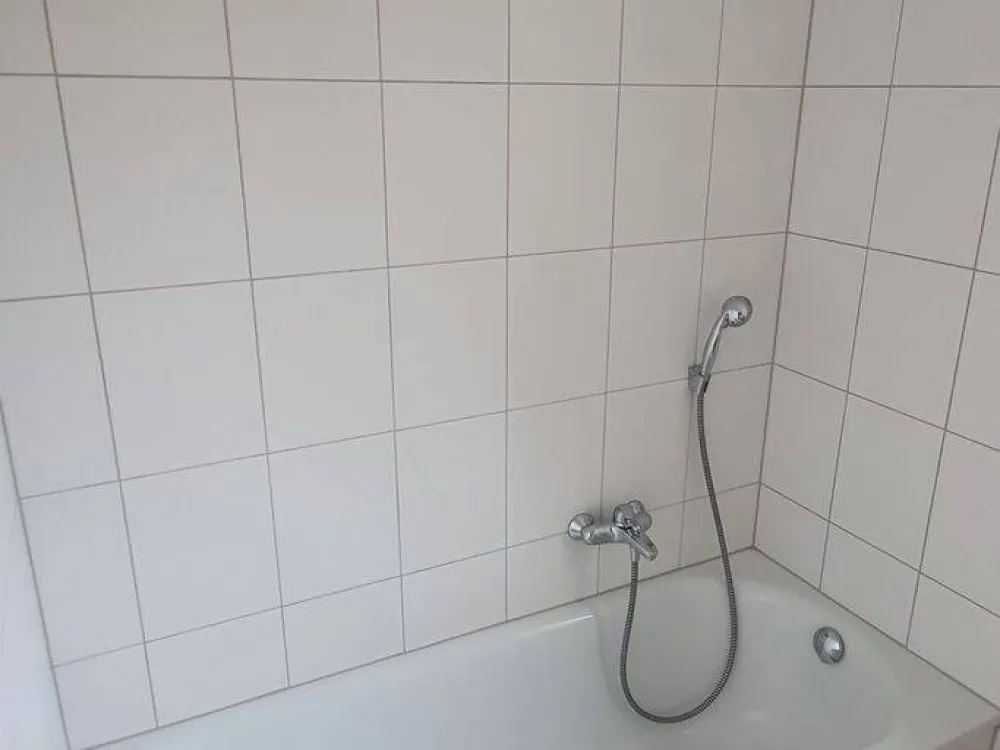 Schöne 3-Zimmer-Wohnung mit 2 Bädern, Loggia und Stellplatz in der Kasseler Südstadt