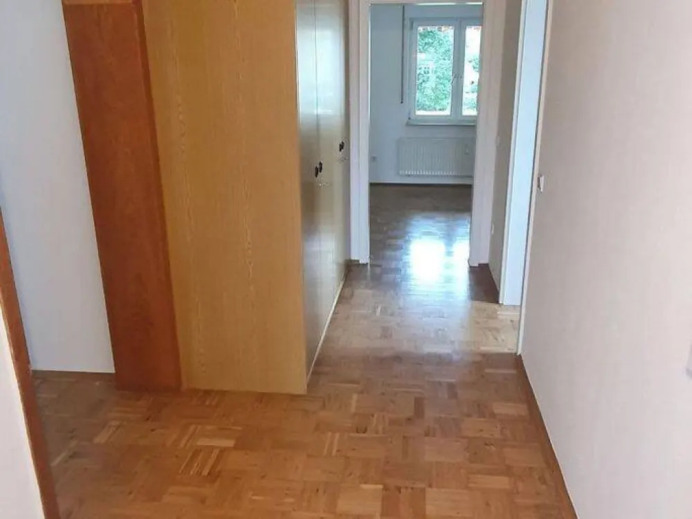 Schöne 3-Zimmer-Wohnung mit 2 Bädern, Loggia und Stellplatz in der Kasseler Südstadt