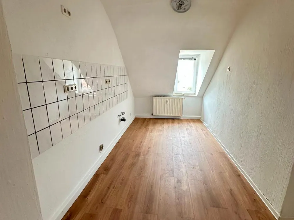 Großzügige 4-Zimmer-DG Wohnung in Sulzbach