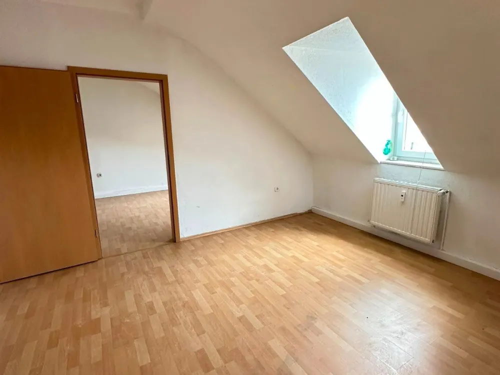Großzügige 4-Zimmer-DG Wohnung in Sulzbach