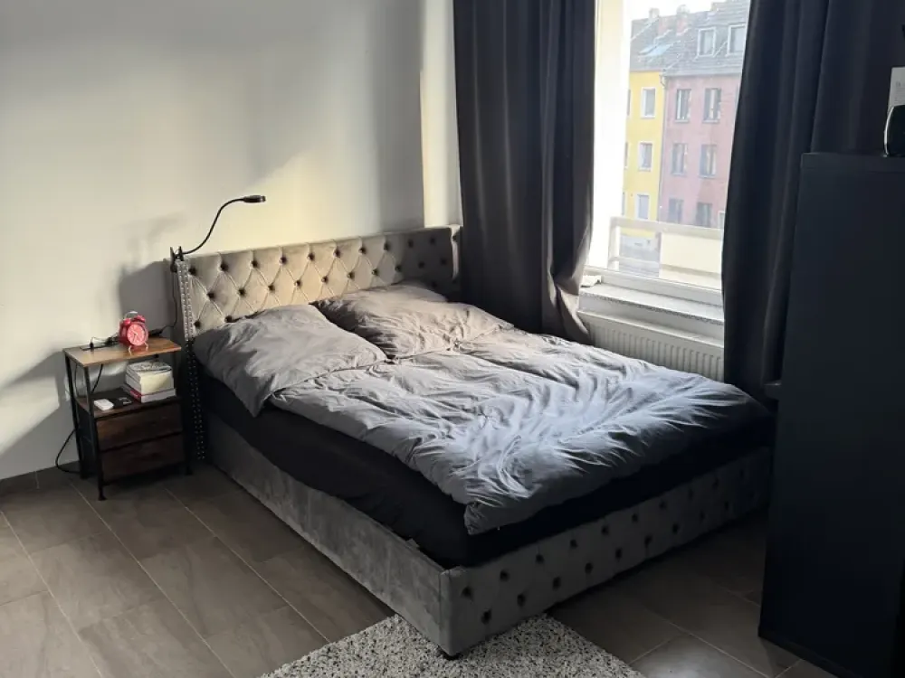 Partially Furnished 1-Room Apartment with Balcony in Krefeld-Cracau