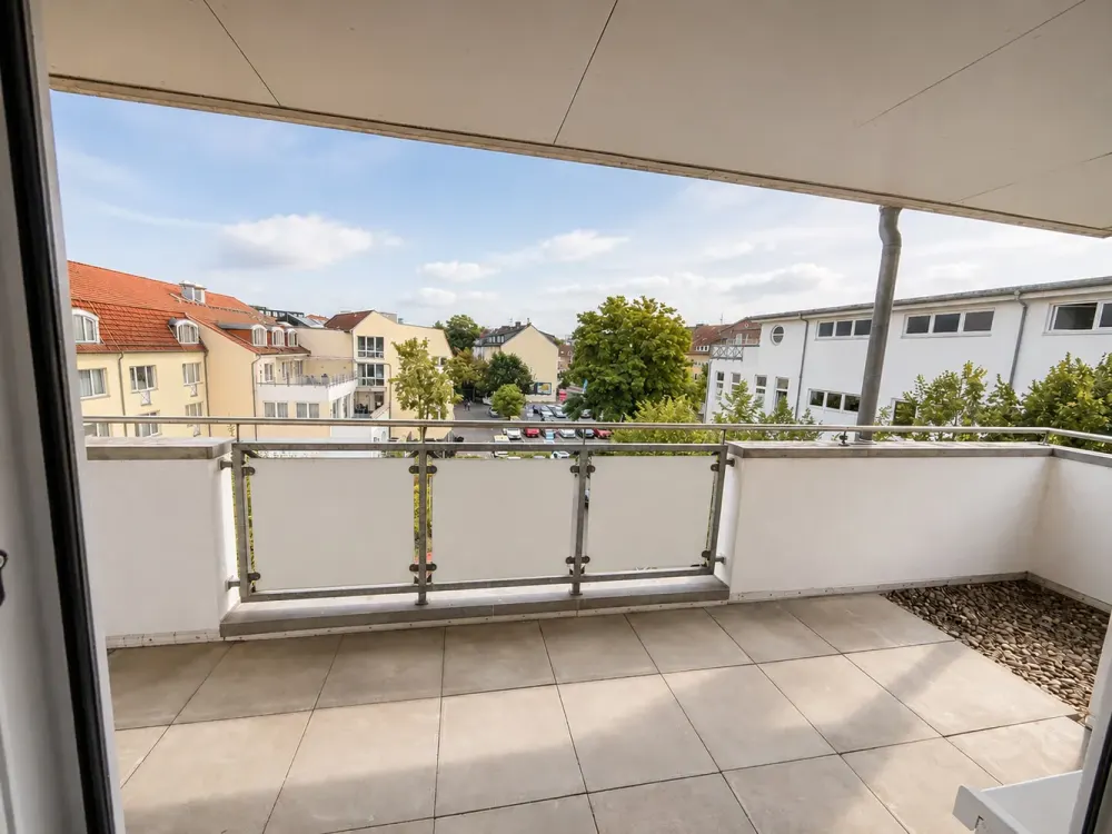 Senior-friendly 2-room apartment with sunny balcony