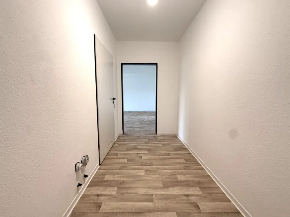 Senior-friendly 2-room apartment with sunny balcony