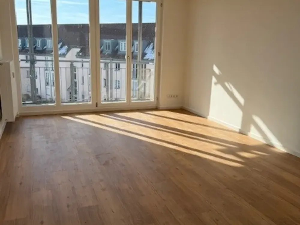 Sanierte 2-Zimmer-Wohnung mit EBK!