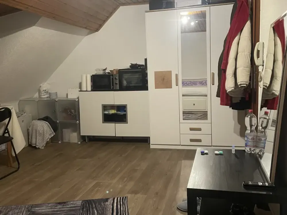 Dachgeschosswohnung zu vermieten(Whg.6)
