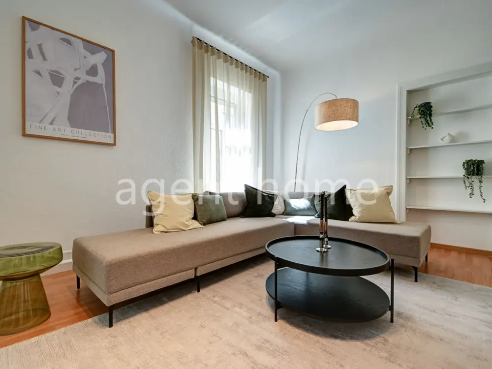 MÖBLIERT - ALTBAUCHARME UND MODERNE - 2 Zimmerwohnung am Kurpark