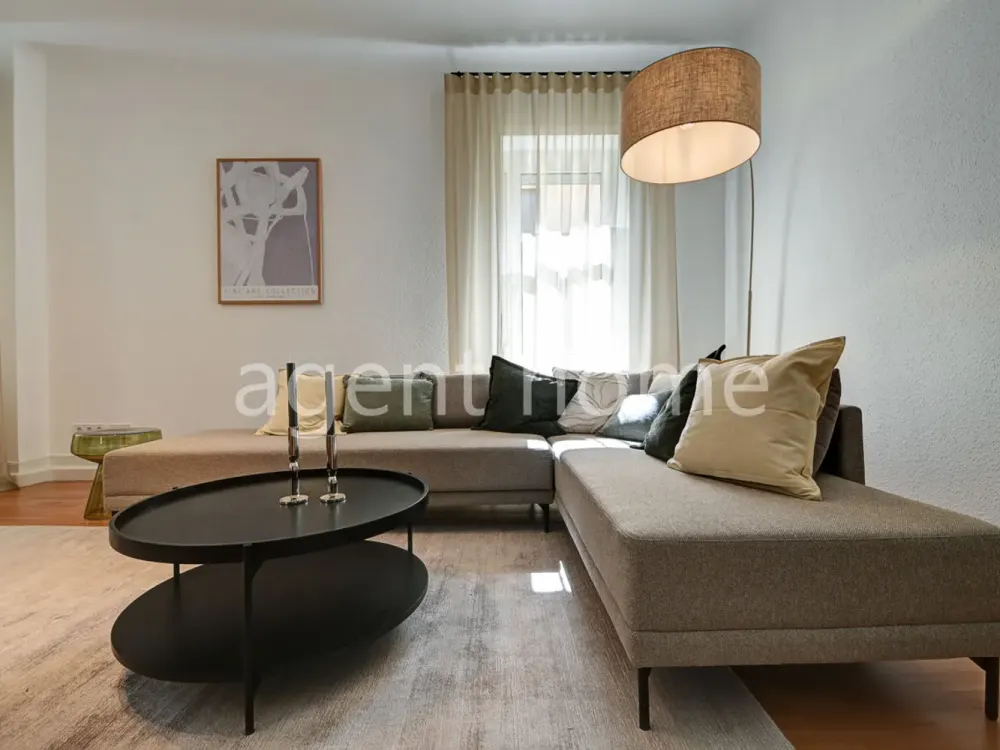 MÖBLIERT - ALTBAUCHARME UND MODERNE - 2 Zimmerwohnung am Kurpark