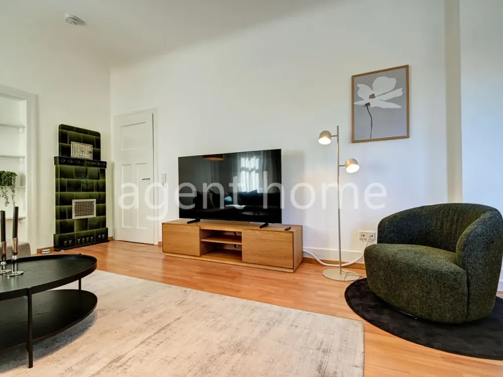 MÖBLIERT - ALTBAUCHARME UND MODERNE - 2 Zimmerwohnung am Kurpark
