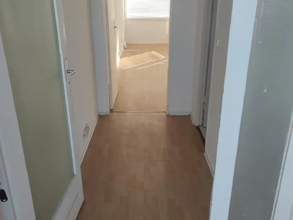 Zentrale Lage an der Otto-Suhr-Allee im Hochpaterre
