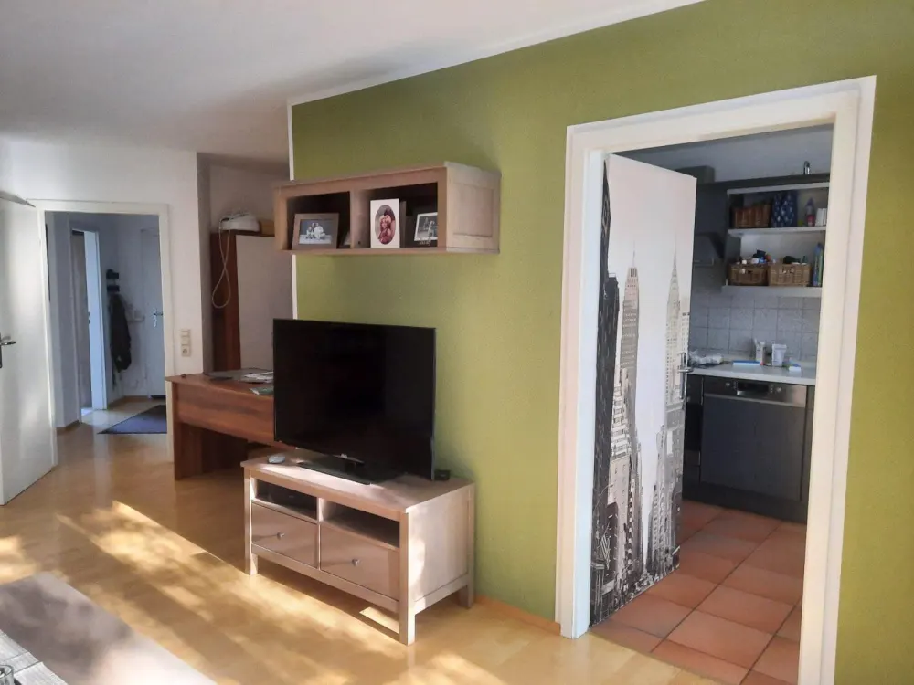 Helle 2,5-Zimmer-Wohnung mit Balkon in ruhiger Lage