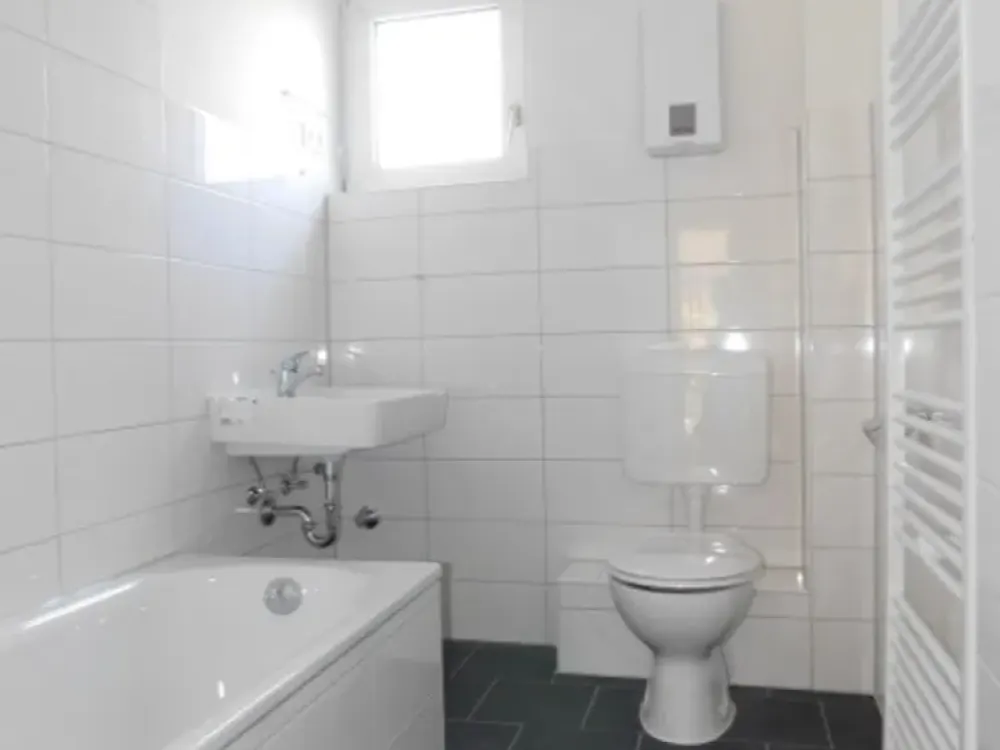 ***Renovierte 3-Zimmer-EG-Wohnung mit Balkon und Vinylboden***