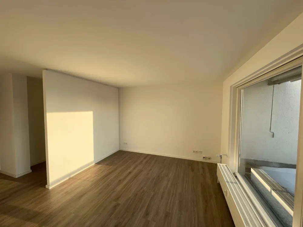 Helle 4-Zi.-Wohnung mit Balkon & TG-Stellpl. in ES-Wiflingshausen