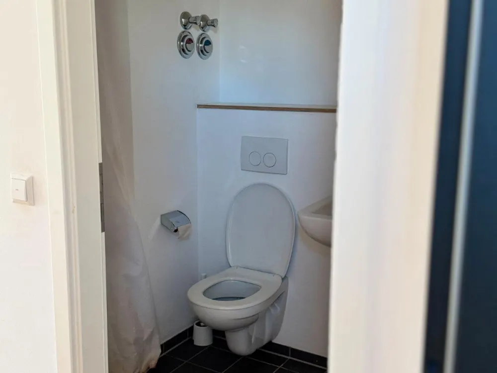 1‑Zimmer Wohnung möbliert in 60528 Frankfurt, Strom inkl.