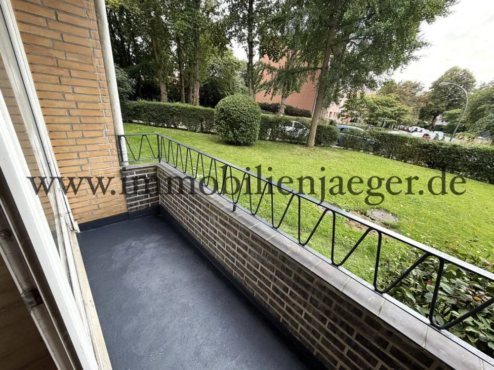 Bramfeld Nähe OTTO-Zentrale -Hochhaus- modernisierte 1-Zimmer-Studio mit Balkon -Hochparterre- frei