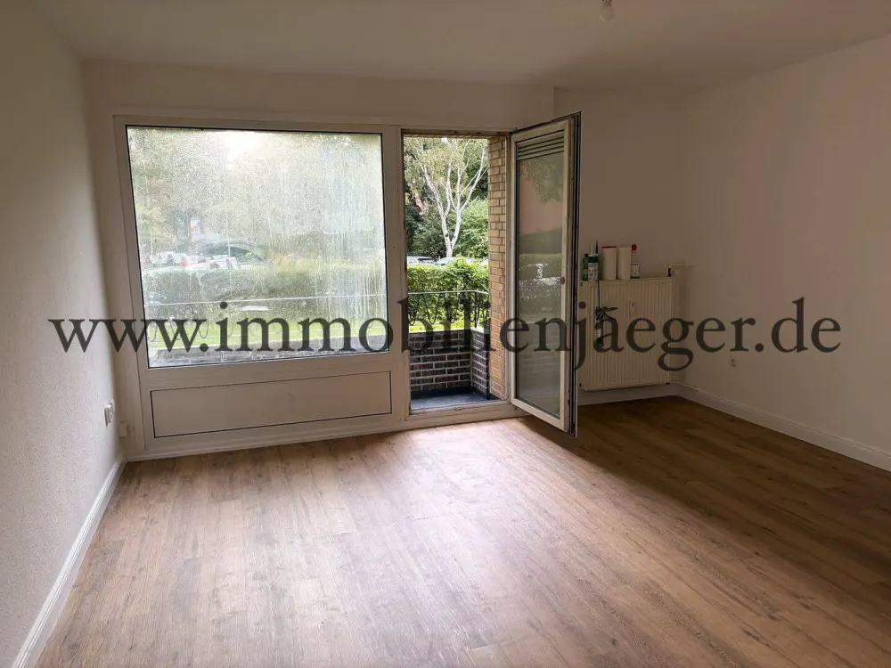 Bramfeld Nähe OTTO-Zentrale -Hochhaus- modernisierte 1-Zimmer-Studio mit Balkon -Hochparterre- frei