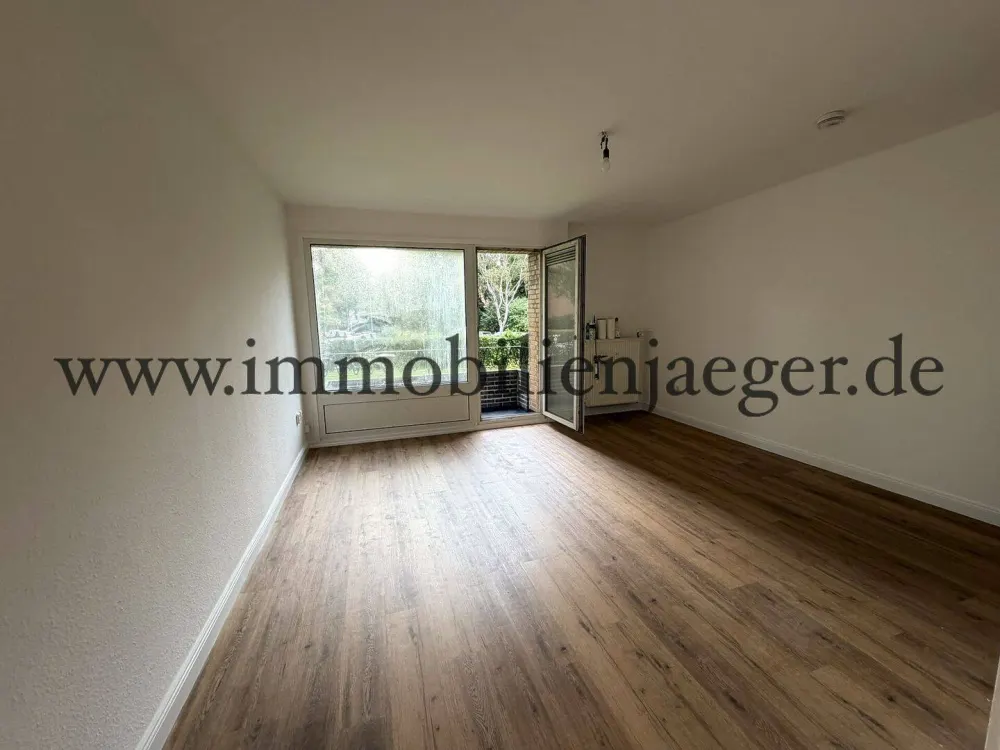 Bramfeld Nähe OTTO-Zentrale -Hochhaus- modernisierte 1-Zimmer-Studio mit Balkon -Hochparterre- frei