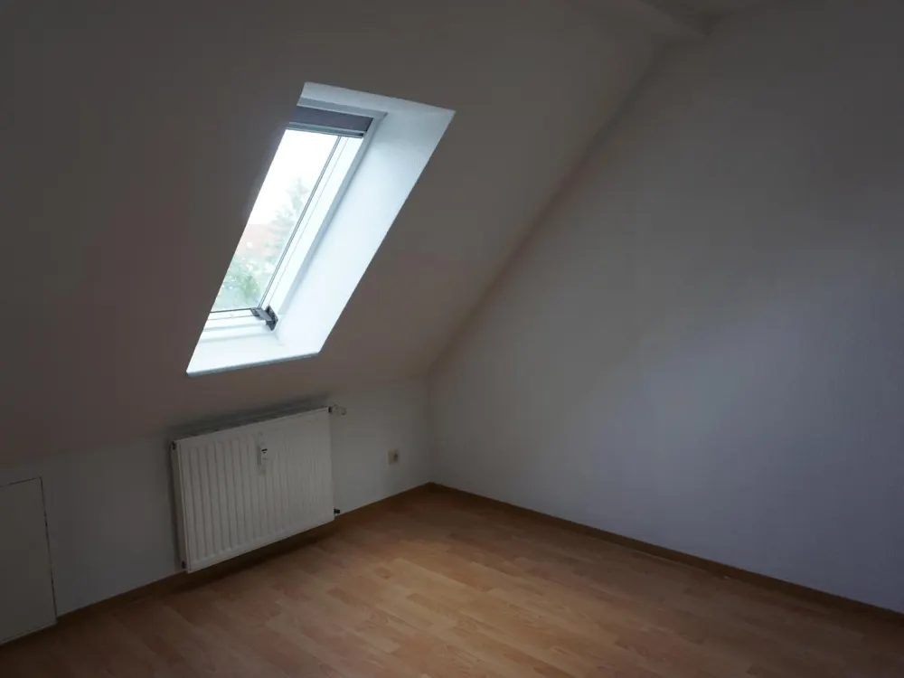 Frisch sanierte 2‑Zimmer‑DG‑Wohnung am Zwenkauer Hafen Erstbezug