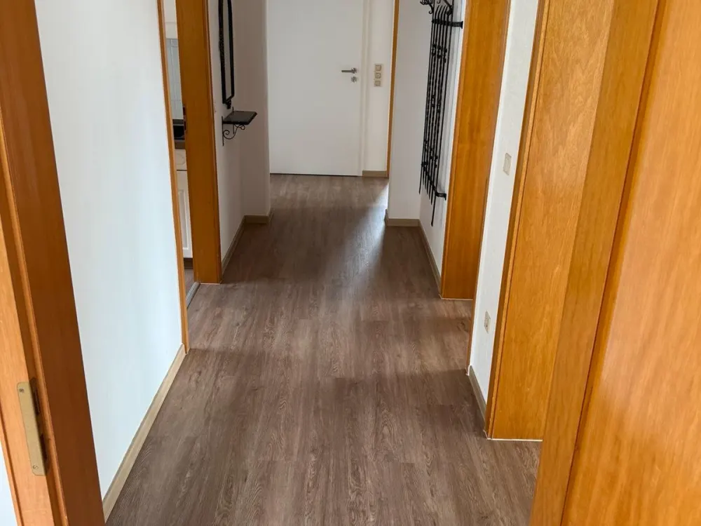 Helle 110m2 Wohnung mit Balkon & Wintergarten - viel Platz