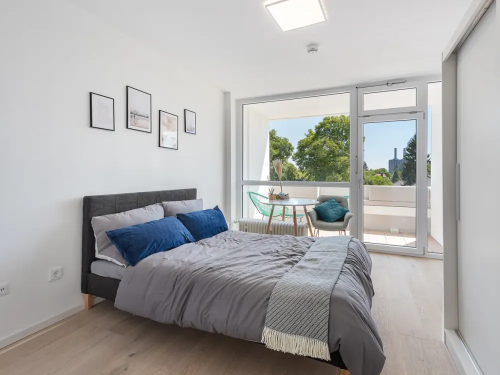Vollmöbliert und flexibel Wohnen mit Balkon und idealer Anbindung in Forstenried