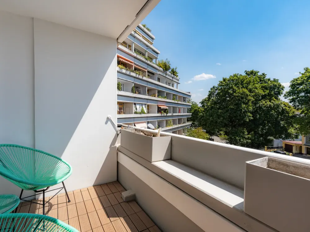Vollmöbliert und flexibel Wohnen mit Balkon und idealer Anbindung in Forstenried