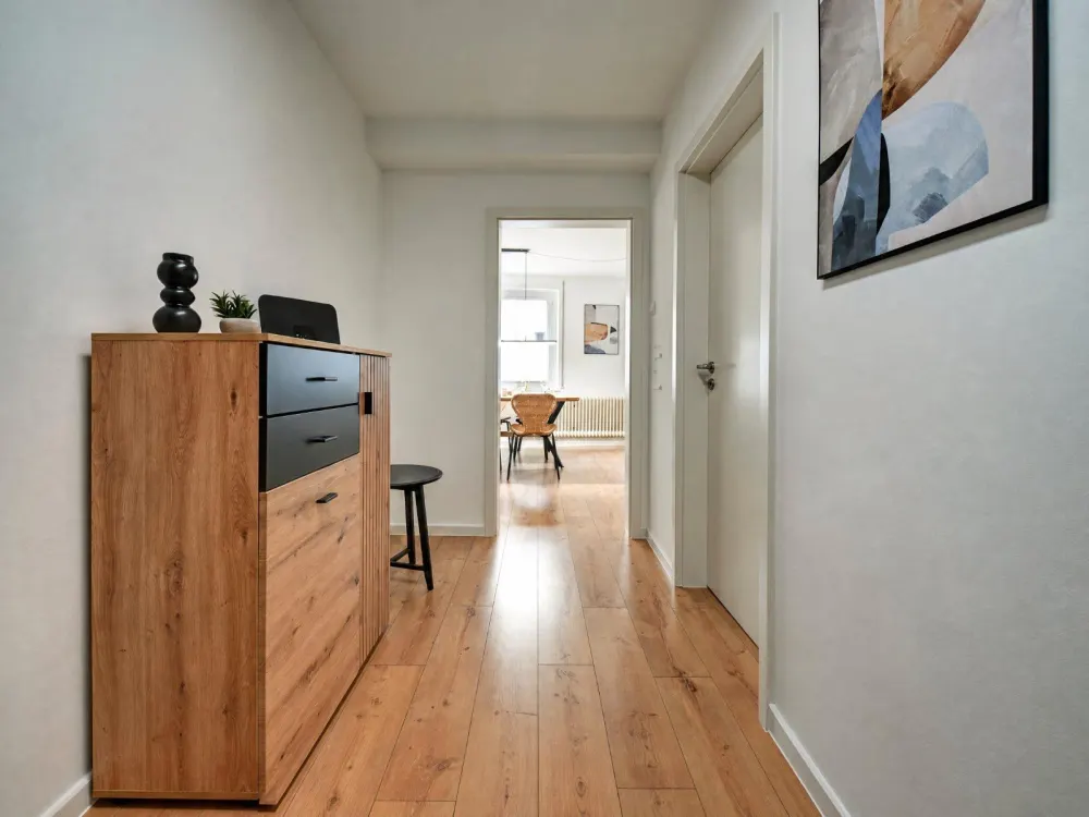 Charmante 2-Zimmer-Wohnung mit Balkon am Hölderlinplatz