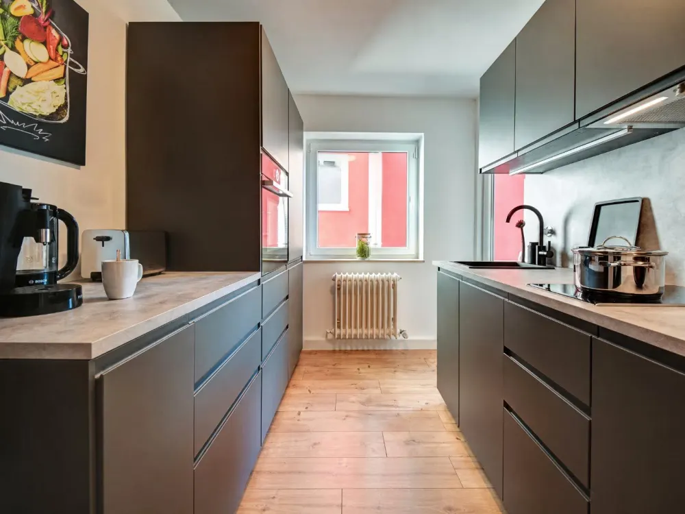 Charmante 2-Zimmer-Wohnung mit Balkon am Hölderlinplatz
