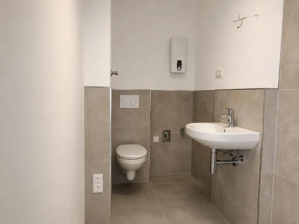 Hochwertige kernsanierte 3 Zimmer Wohnung 86qm mit modernem Bad