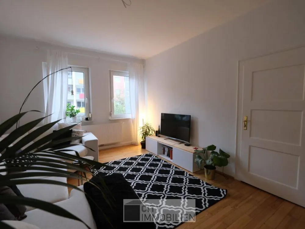 Wohnen im beliebten Maxfeld - Tolle 2-Zimmer-Wohnung mit EBK, Balkon und Holzdielen