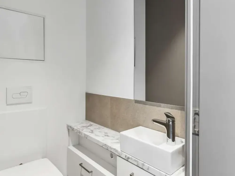 Zentral in Frankfurt-Ostend: Moderne 1-Zimmer-Wohnung mit EBK