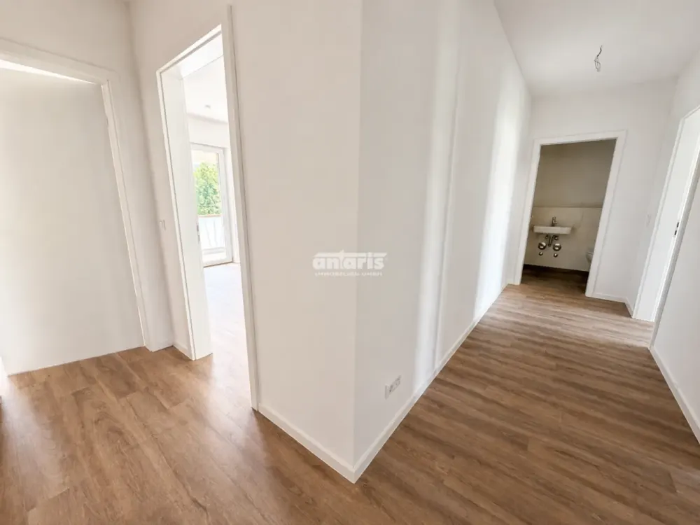 antaris Immobilien GmbH ** Move in, settle down, feel good, this 4-room apartment convinces! **