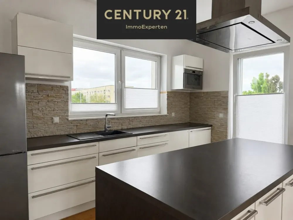 Exklusives Penthouse mit Dachterrasse, Dampfsauna und Blick zum Fernsehturm