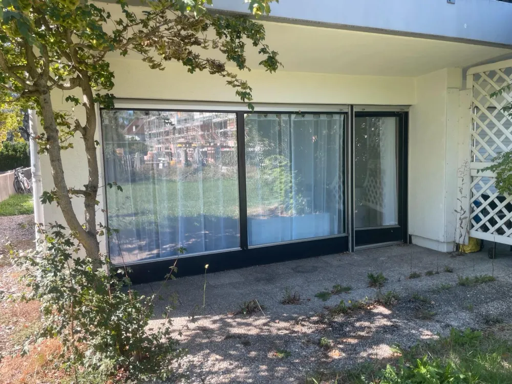 Komplett sanierte & voll möblierte 1-Zimmer-Wohnung mit Terrasse