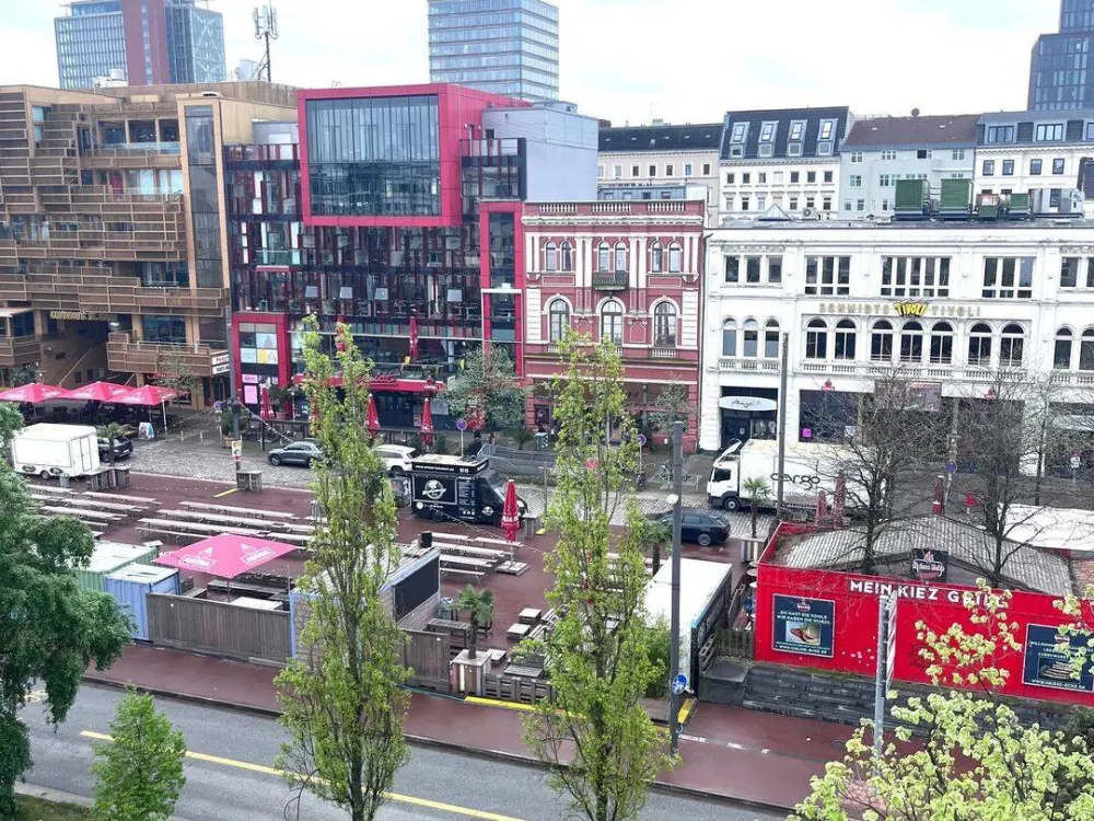 4,5-Zimmer-Wohnung direkt auf der Reeperbahn
