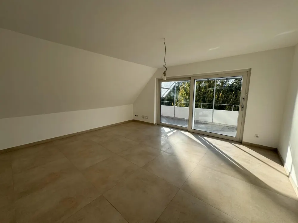 Moderne 2-Zimmer-Wohnung, Erstbezug nach Sanierung mit Balkon