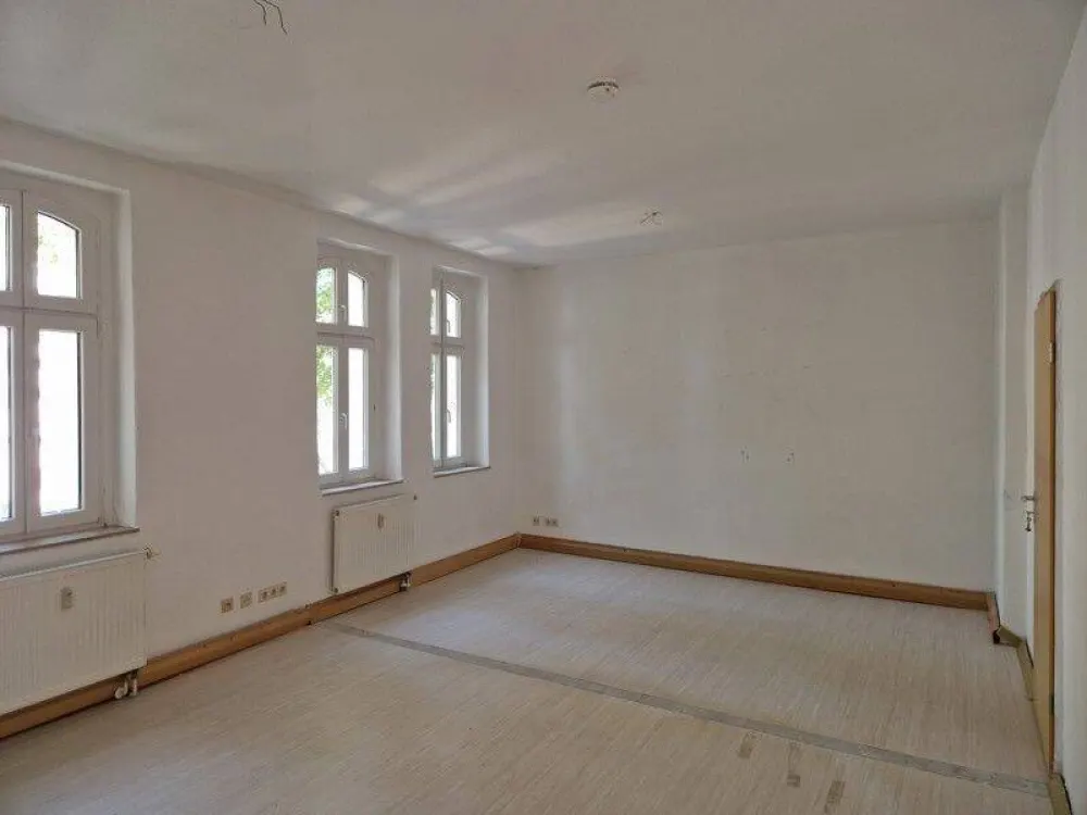 So macht wohnen Spaß: renovierte 3-Zimmer- Maisonette-Wohnung mit eigenem Garten!