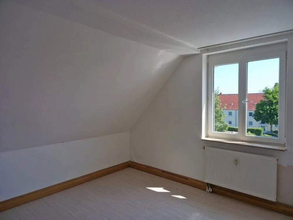 So macht wohnen Spaß: renovierte 3-Zimmer- Maisonette-Wohnung mit eigenem Garten!