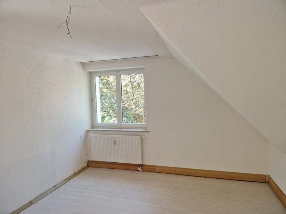 So macht wohnen Spaß: renovierte 3-Zimmer- Maisonette-Wohnung mit eigenem Garten!